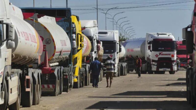 Cisternistas levantan el bloqueo instalado en la doble vía a La Guardia