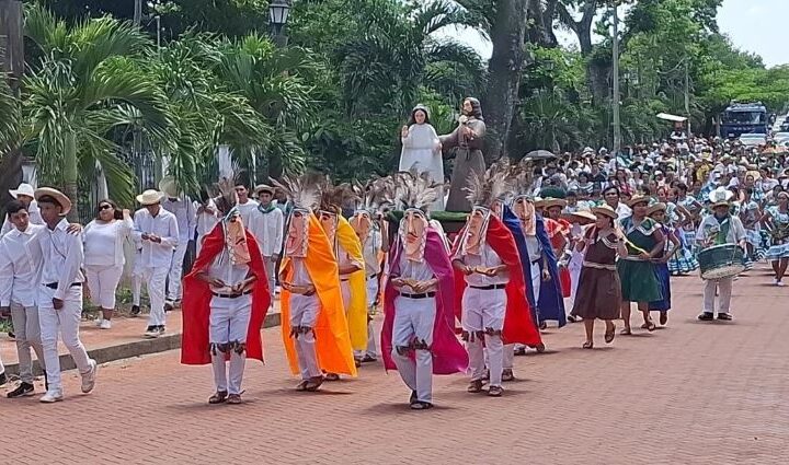 Buenavista celebra el Día de la Tradición con cultura, juegos típicos y orgullo cruceño