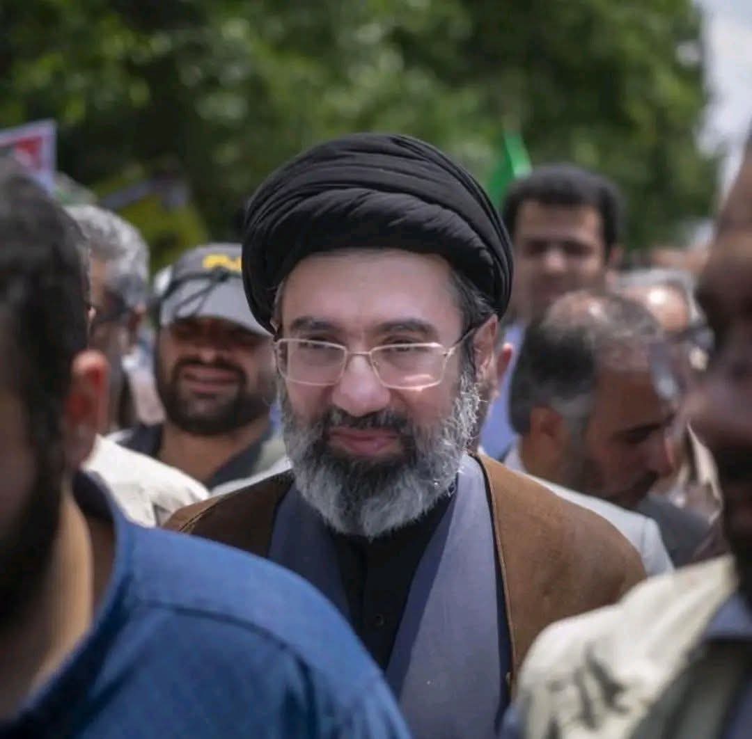 IRÁN ANUNCIA NUEVO LÍDER SUPREMO Y DESATA REACCIONES