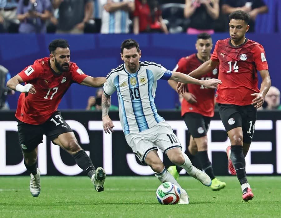 Argentina rescata un valioso empate 2-2 ante Egipto con goles de Cristian Romero y Lionel Messi en el tramo finalBajada: