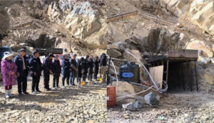 GOLPE A LA MINERÍA ILEGAL EN SORATA! 18 PERSONAS BAJO CUSTODIA
